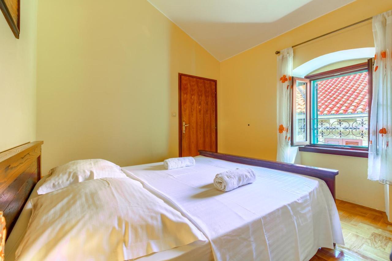 Appartamento Old Stone House St Lawrence In The Heart Of Sibenik'S Old Town Esterno foto