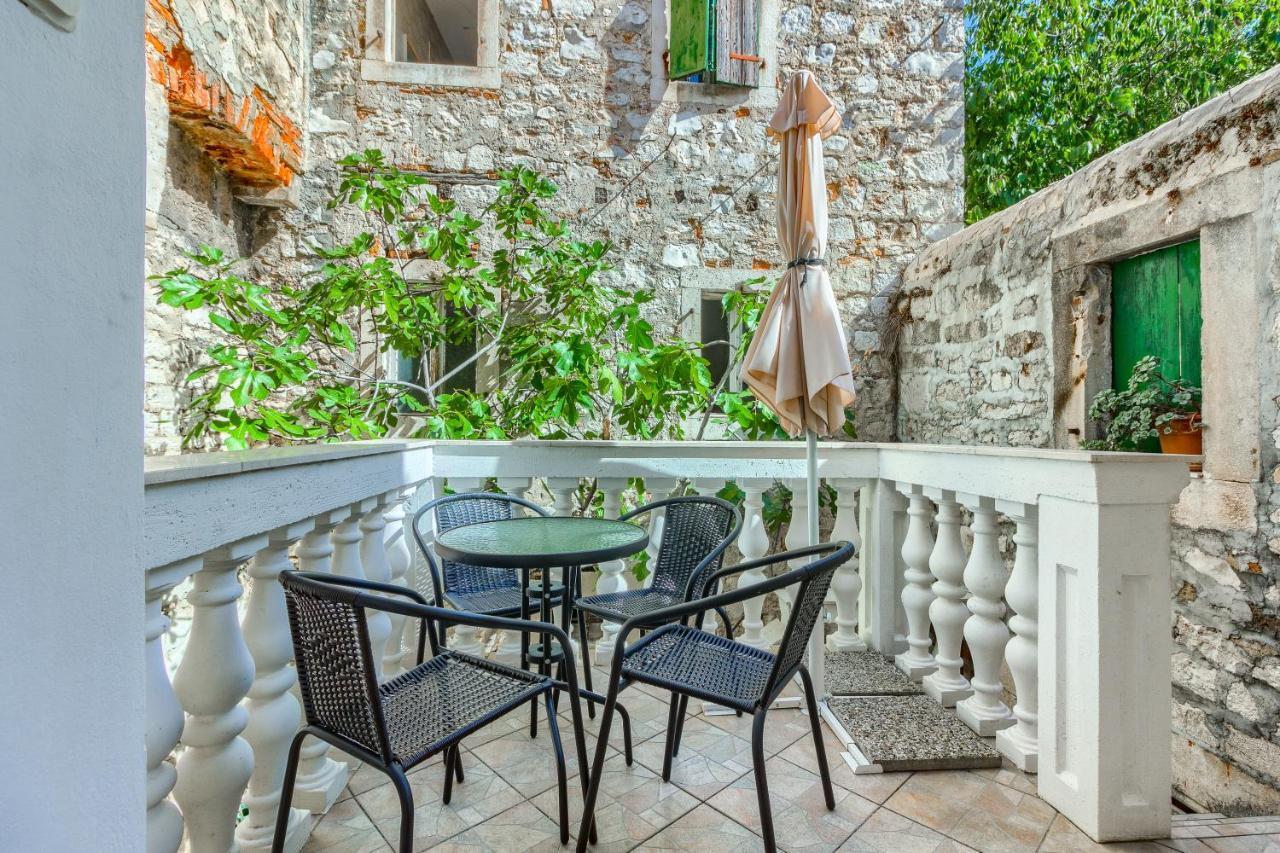 Appartamento Old Stone House St Lawrence In The Heart Of Sibenik'S Old Town Esterno foto