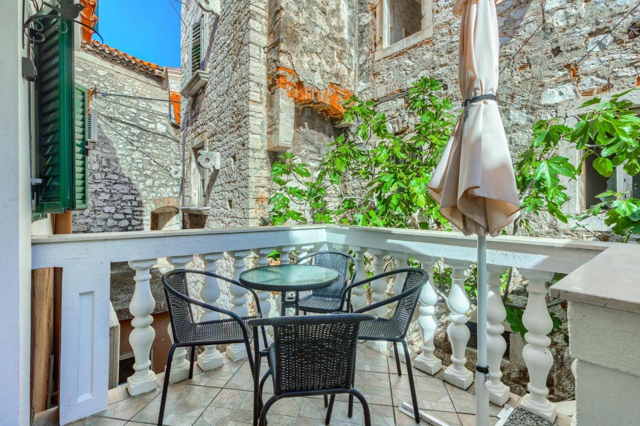 Appartamento Old Stone House St Lawrence In The Heart Of Sibenik'S Old Town Esterno foto